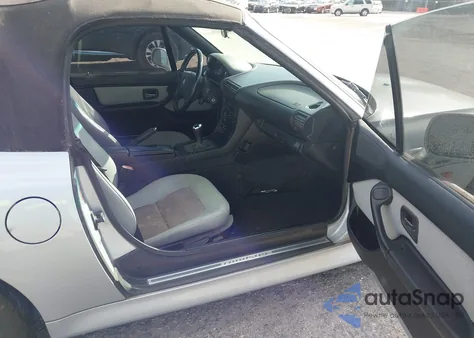 1998 BMW Z3 1.9 из США, поврежденный, VIN 4USCH7321WLE05672